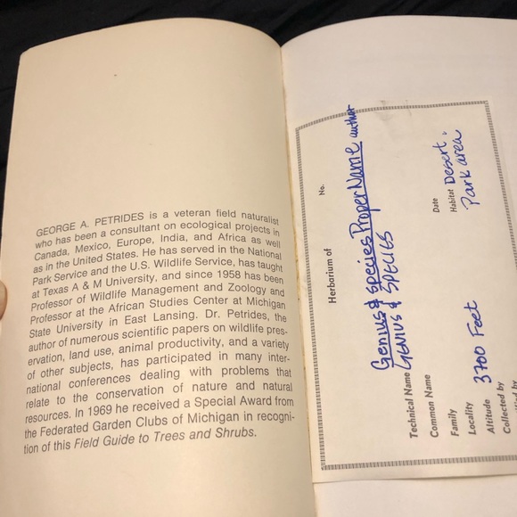 A Field Guide to Trees and Shrubs Book / 1958 , 1972 - Picture 7 of 7